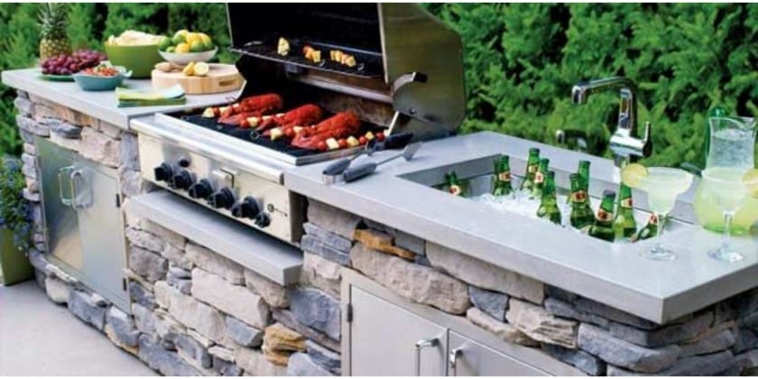 Mini Outdoor Kitchen with Pavers