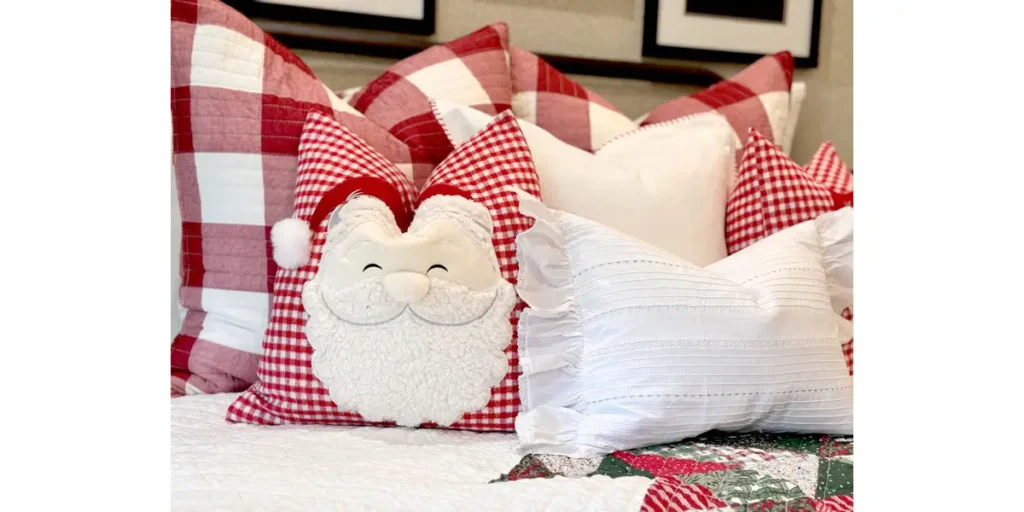 Christmas Decor Ideas for Small Apartments