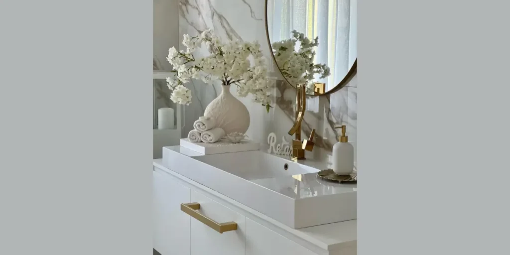 Minimalist Vanity Decor