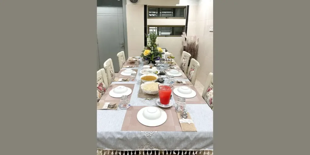 Thoughtfully Styled Dining Table Centerpieces