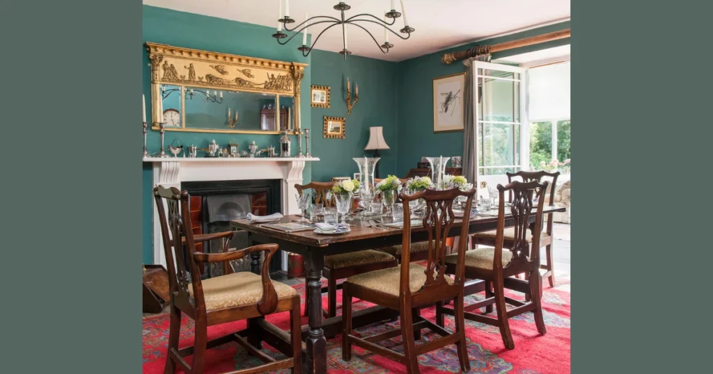 Classic Traditional Dining Room Theme