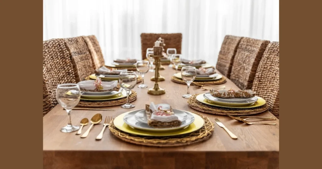 Coordinated Table Styling for a Clean and Elegant Look