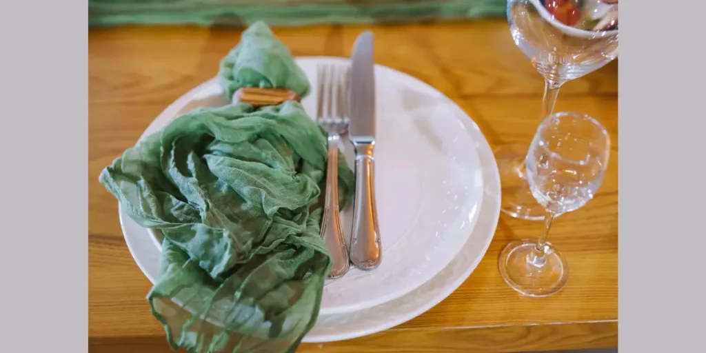 Compact Everyday Setting