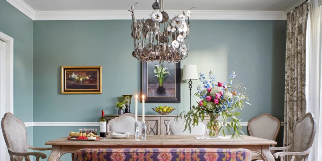 Eclectic Dining Room With a Statement Dining Table