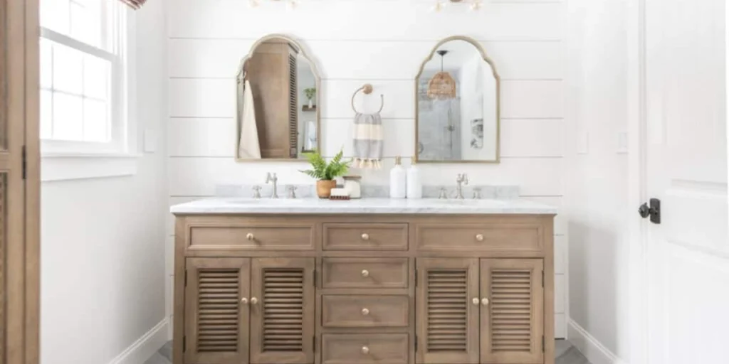 Narrow-Plank Bathroom Shiplap for Small Spaces