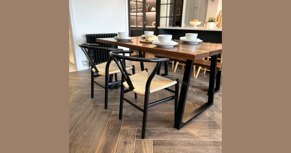 Dark Finish Walnut Solid Wood Dining Table