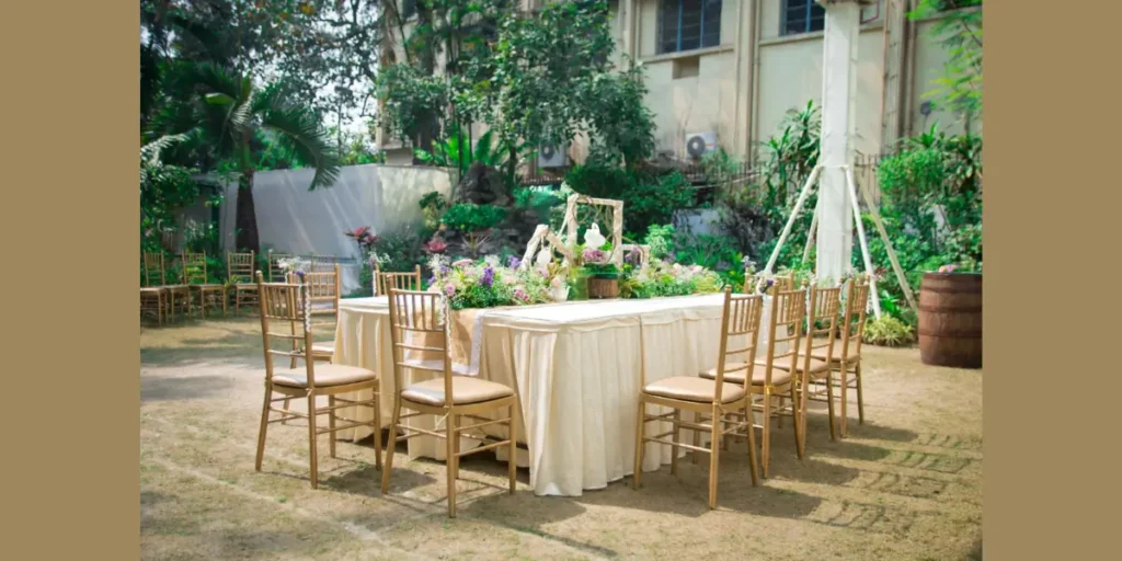 Outdoor Garden Table Setting