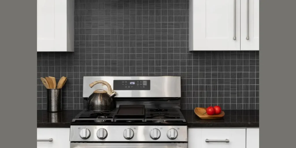 Black Tile Contrast Backsplash