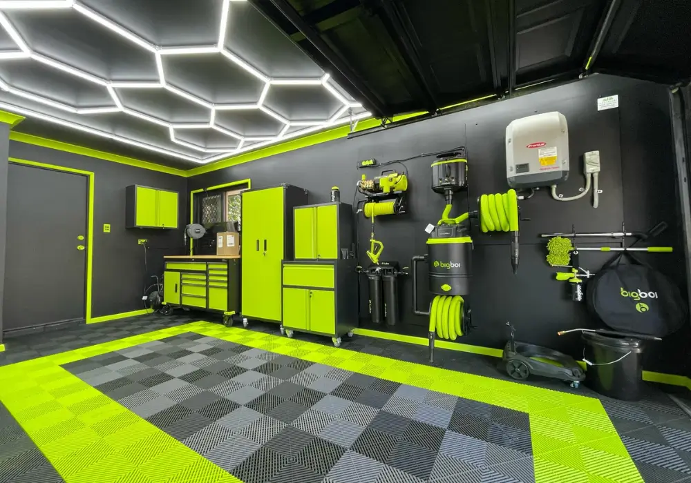 Car Detailing Garage Station