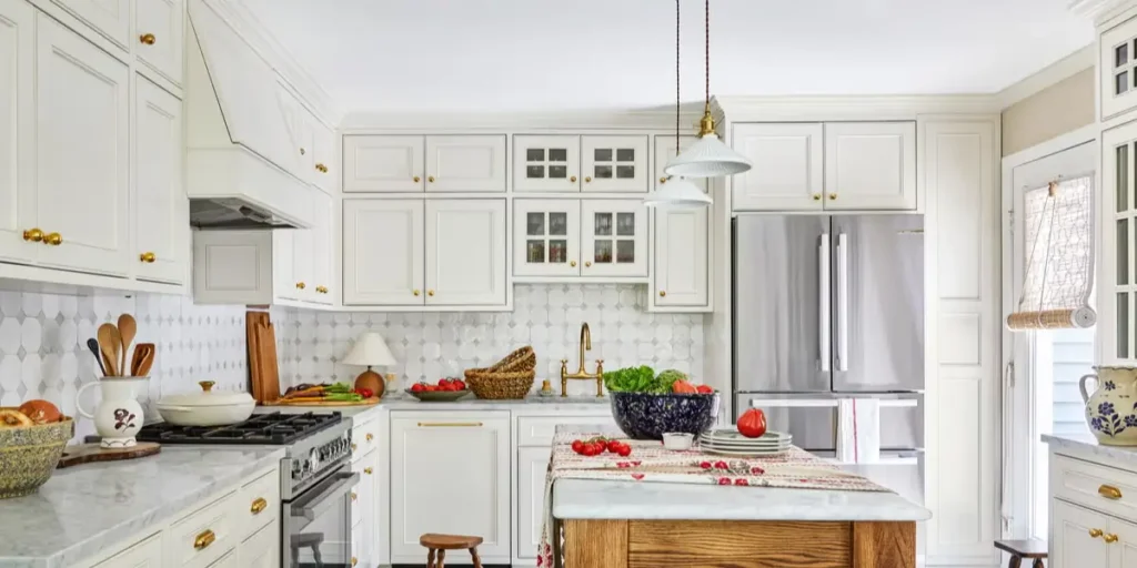 Classic White Kitchen Cabinets