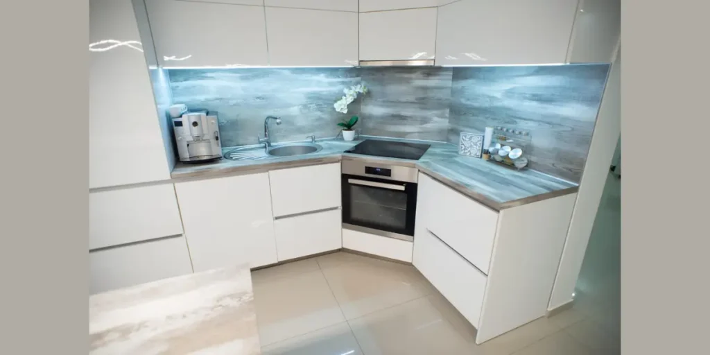 Classic White Kitchen Walls