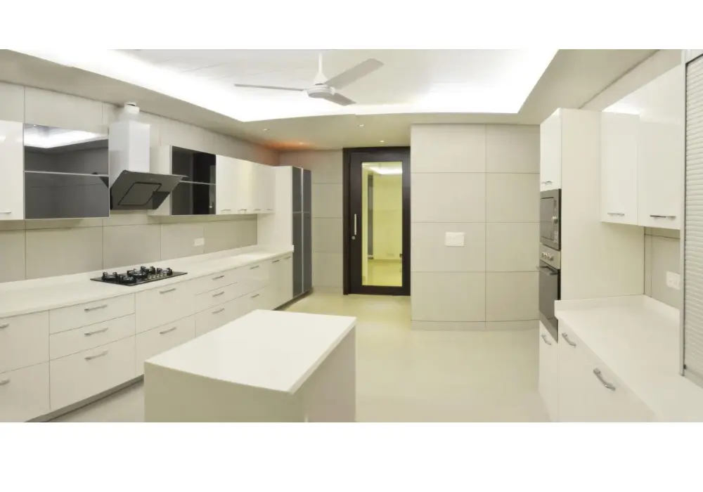 Creamy Off-White Kitchen Color