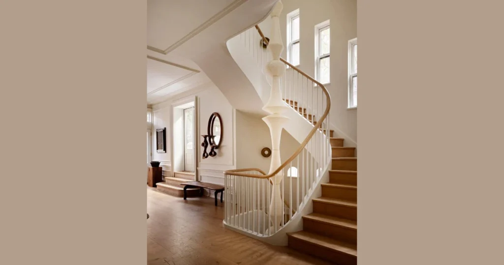 Curved Indoor Stair Railing Ideas for Elegant Homes