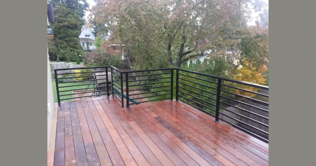Modern Horizontal Metal Outdoor Railing