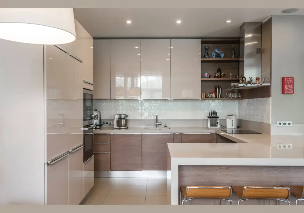 G-Shaped Kitchen Layout