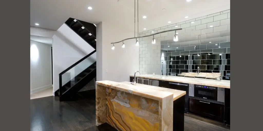 Mirror Backsplash