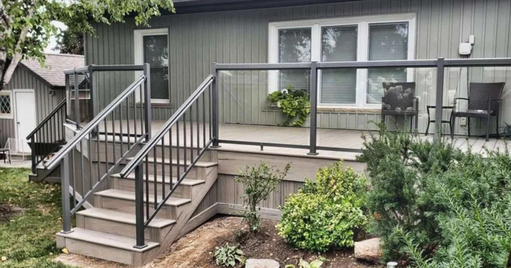 Modern Metal Backyard Railing Ideas for a Clean Finish