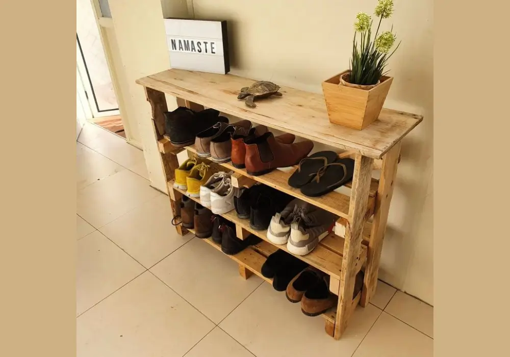 Pallet Shoe Rack (Rustic DIY)