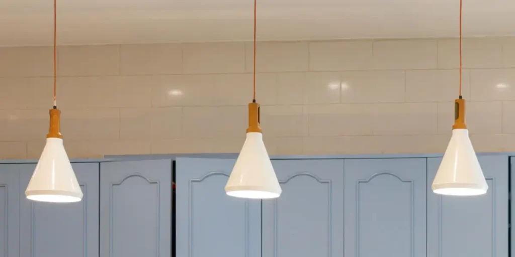 Pendant Lighting Over the Kitchen Island