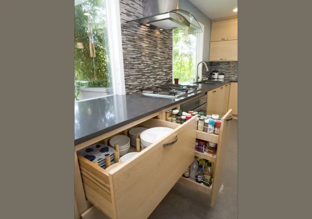 Pull-Out Drawer Organizer