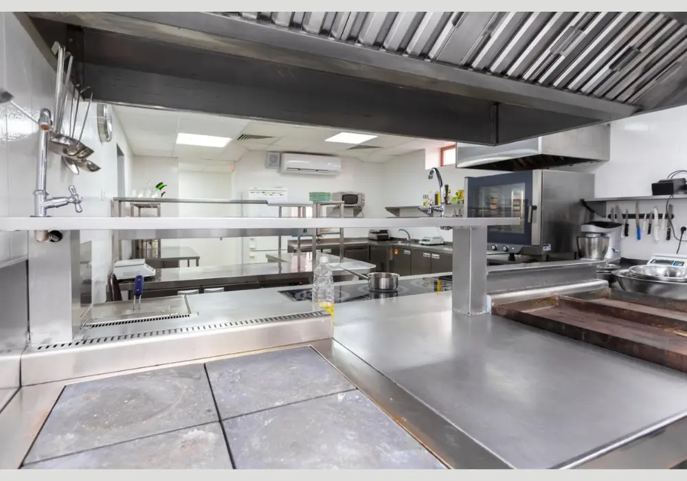 Stainless Steel Countertops for a Sleek Professional Look