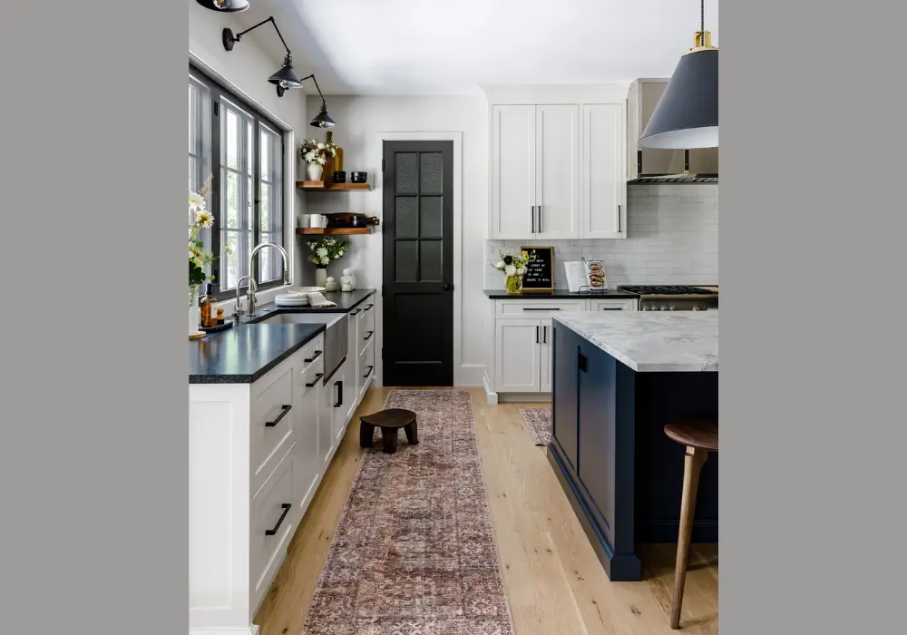 Two-Tone Kitchen Counter Style