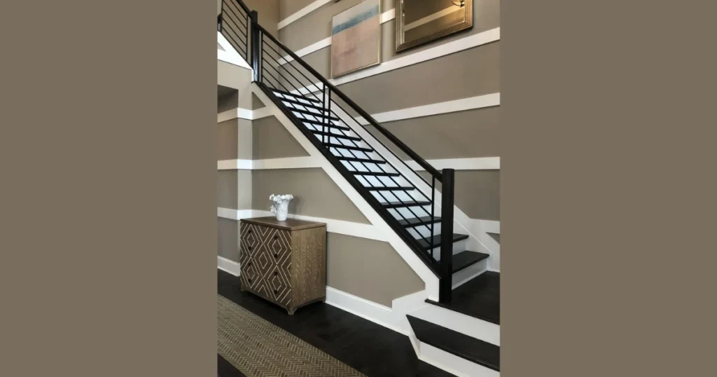 Horizontal Metal Railing for a Sleek Contemporary Style