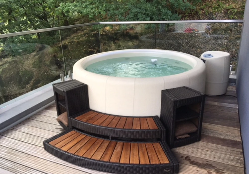 Balcony Bathtub Pool Setup for Personal Relaxation