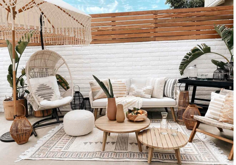 Balcony Entertainment Ideas for Social Outdoor Space