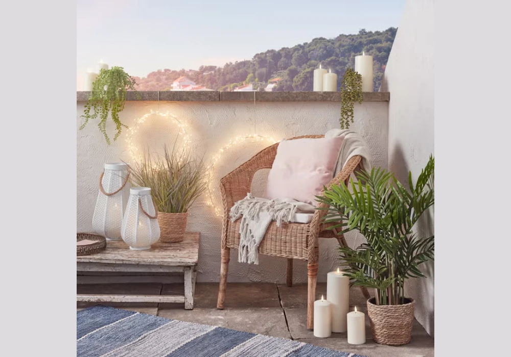 Balcony Minimal Decor Style Setup