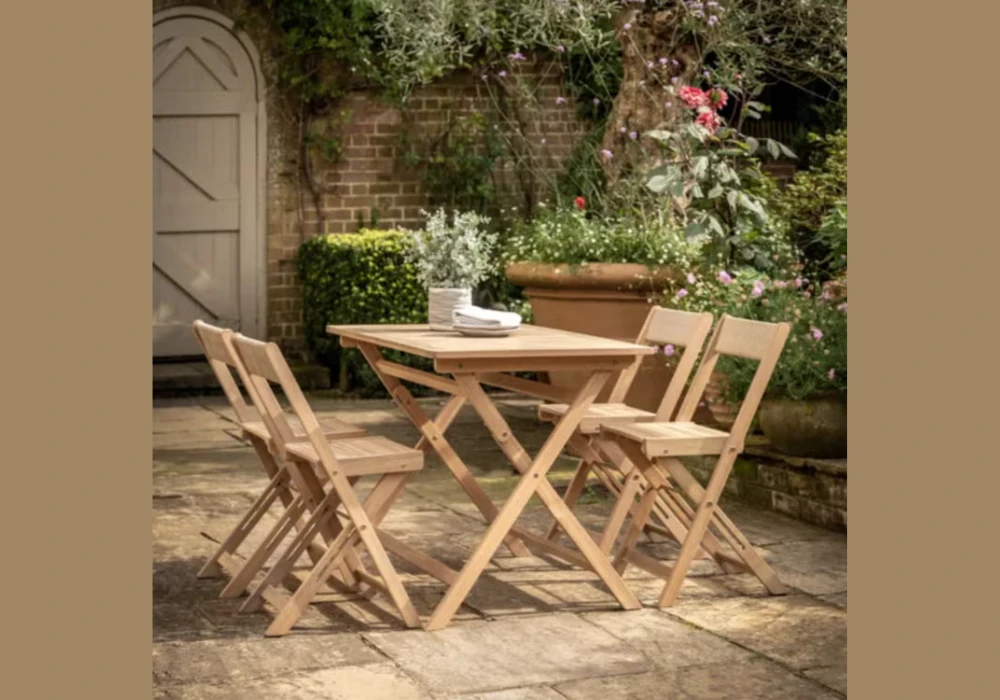 Bistro Seating for Small Backyard Spaces