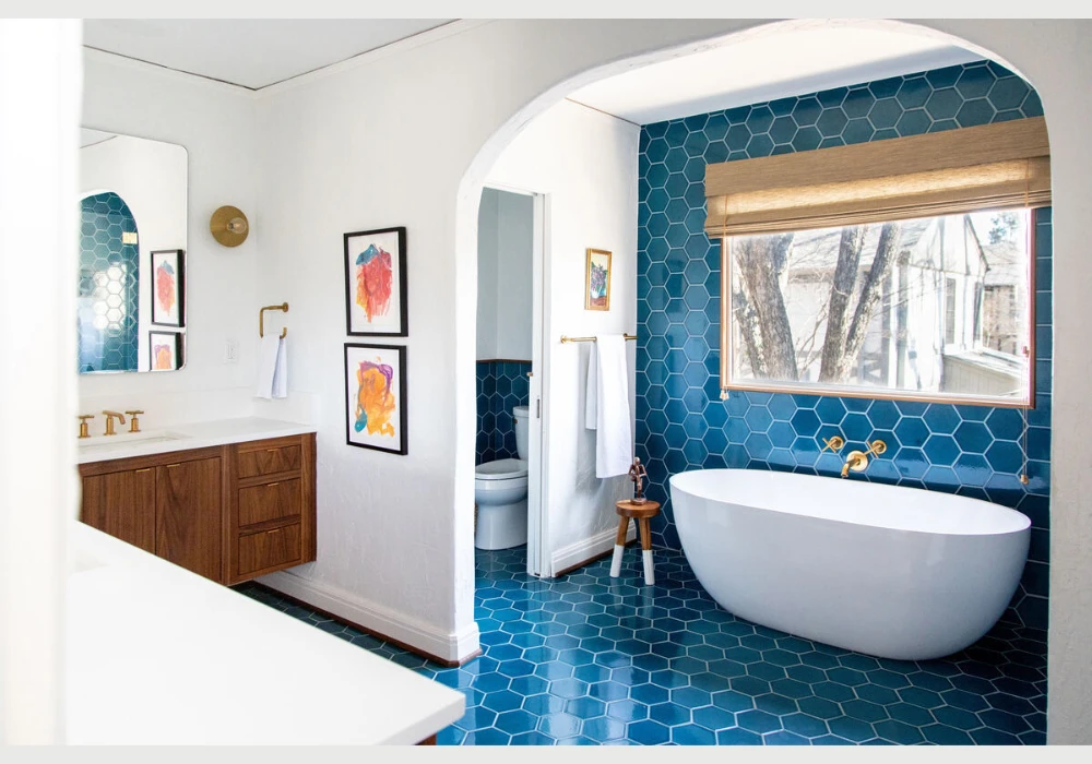 Blue Ocean-Inspired Bathroom Tile Ideas for Summer Mood