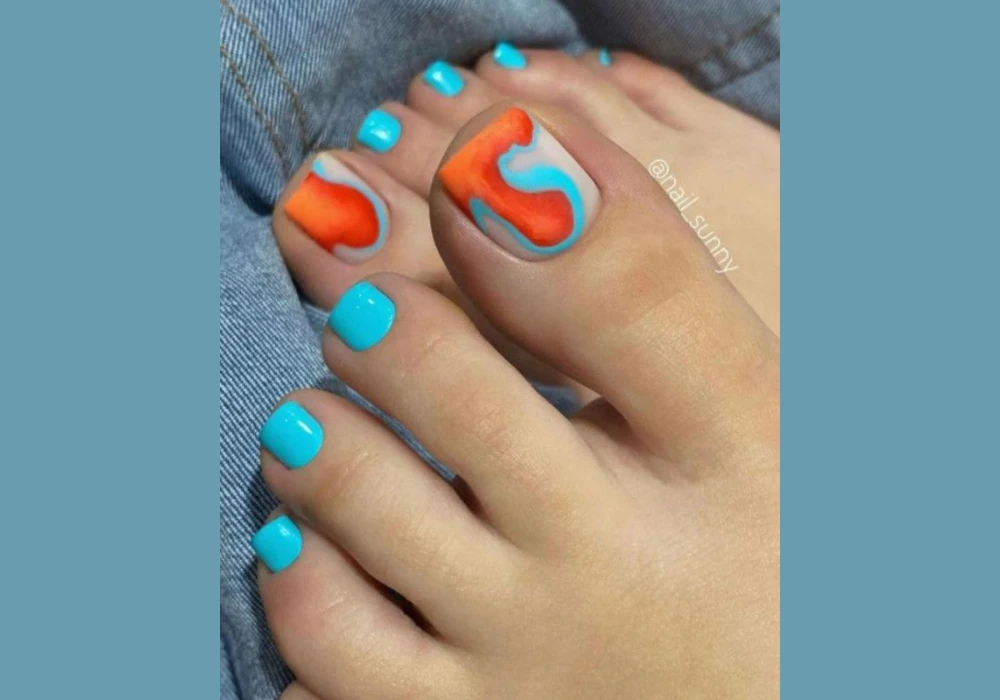 Bright Neon Summer Toe Nail Ideas for Bold Beach Style