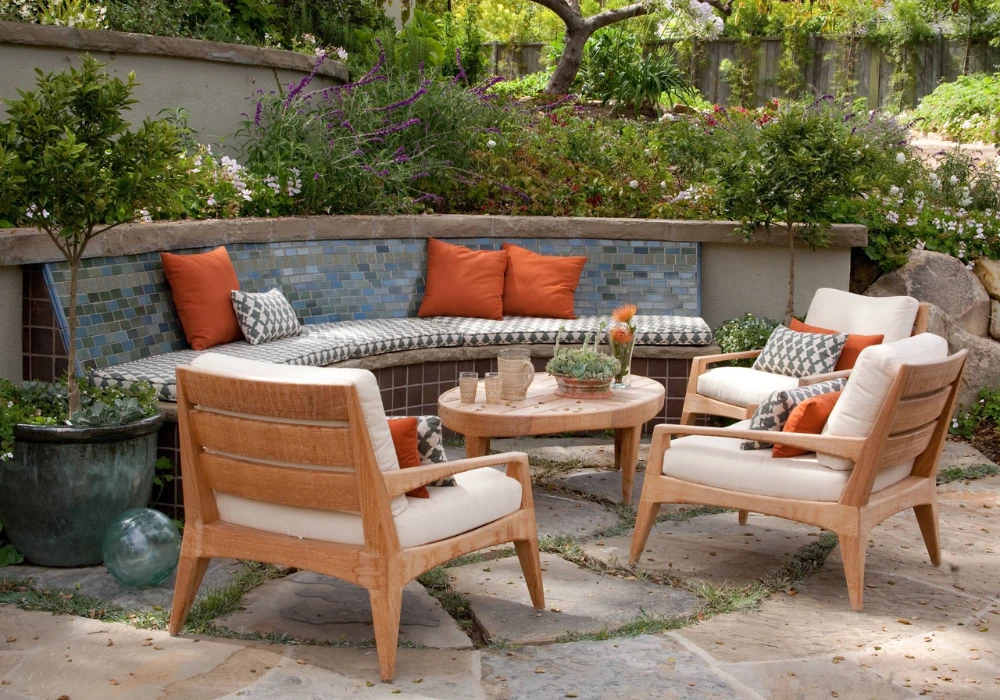 Built-In Bench Seating for Space Saving