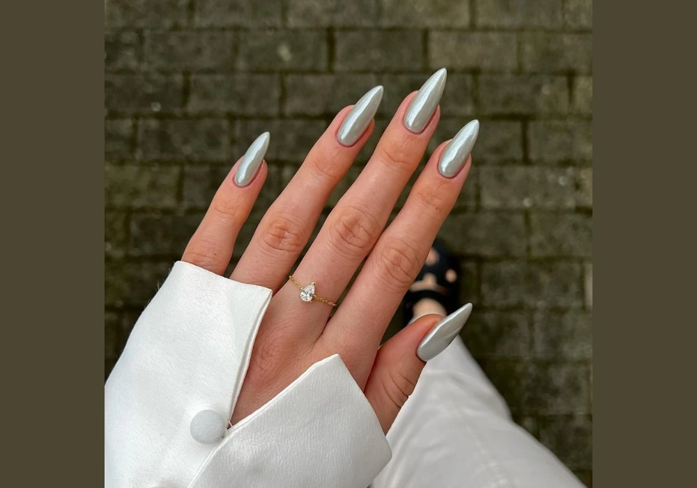 Chrome Finish Summer Nail Looks
