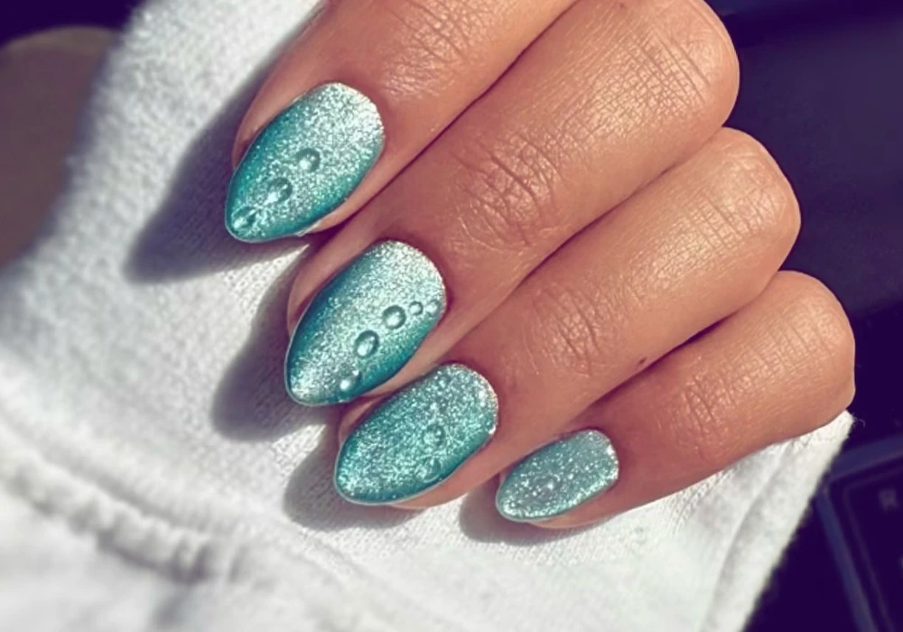 Chrome Nails Trend for Summer Shine Looks