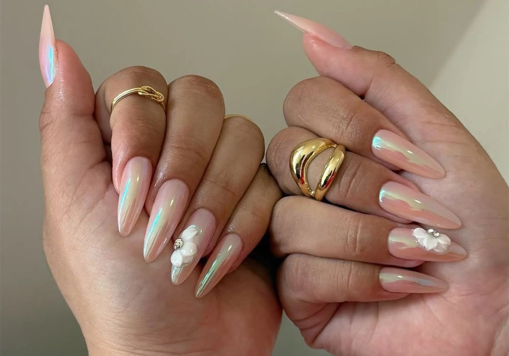 Chrome Summer Almond Nail Ideas for Modern Shine