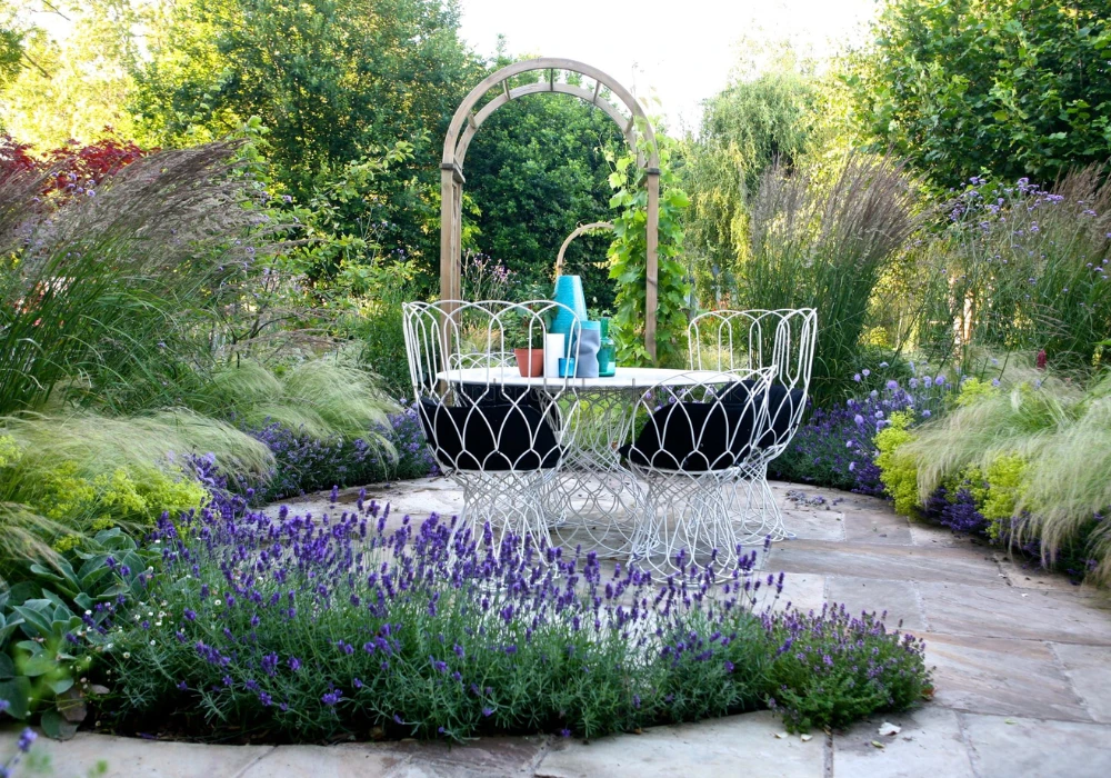 Color Theme Decoration for Summer Garden Harmony