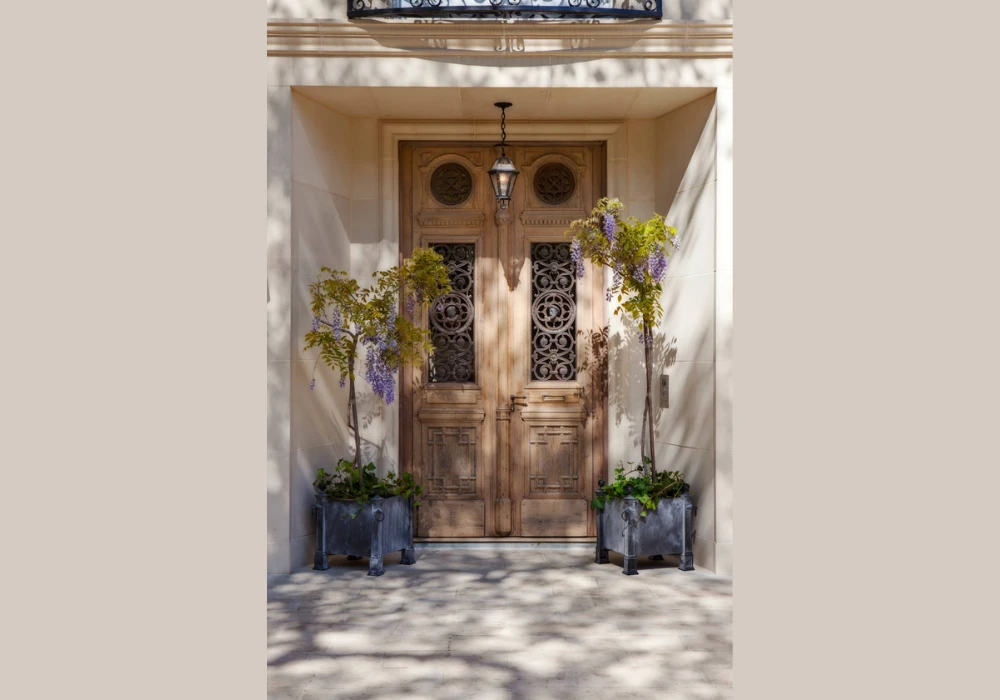 Corner Extended Trellis Over Door Ideas for Wider Visual Space