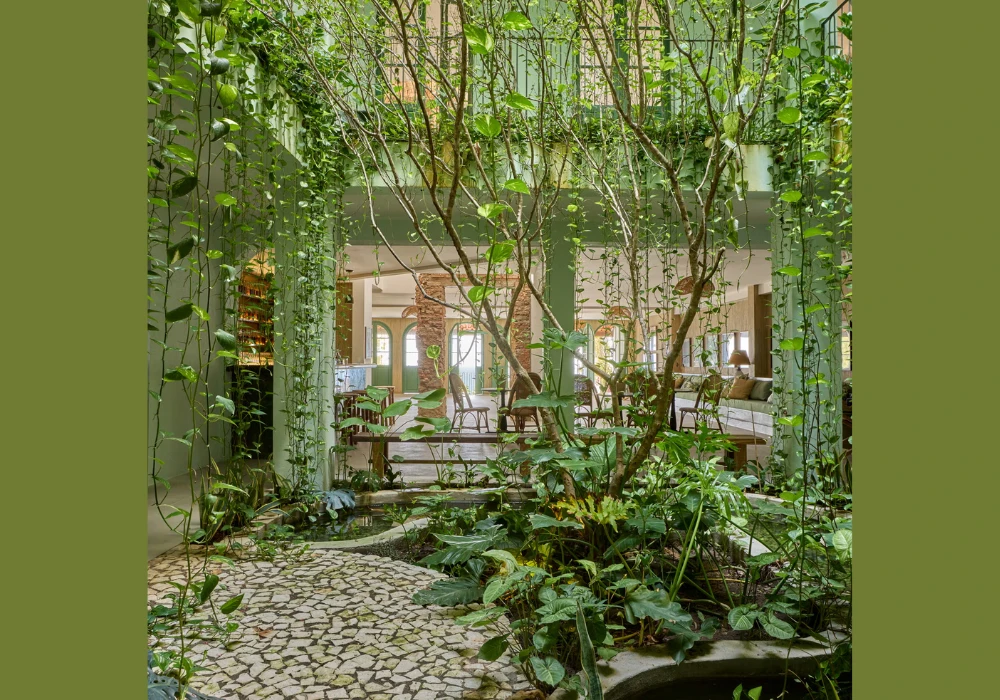 Corner Trellis Ideas for Utilizing Empty Garden Spaces