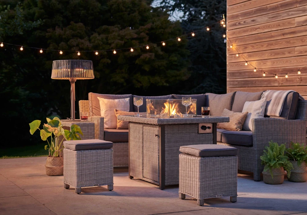 Cozy Outdoor Seating Setup for Summer Evenings