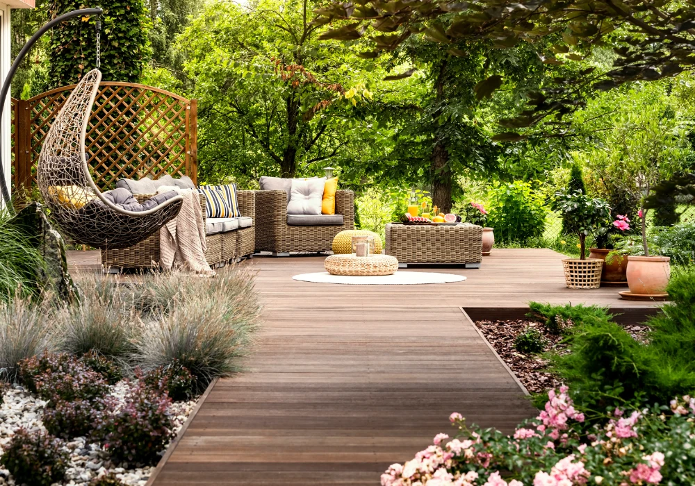 DIY Garden Pathway Decoration with Natural Elements