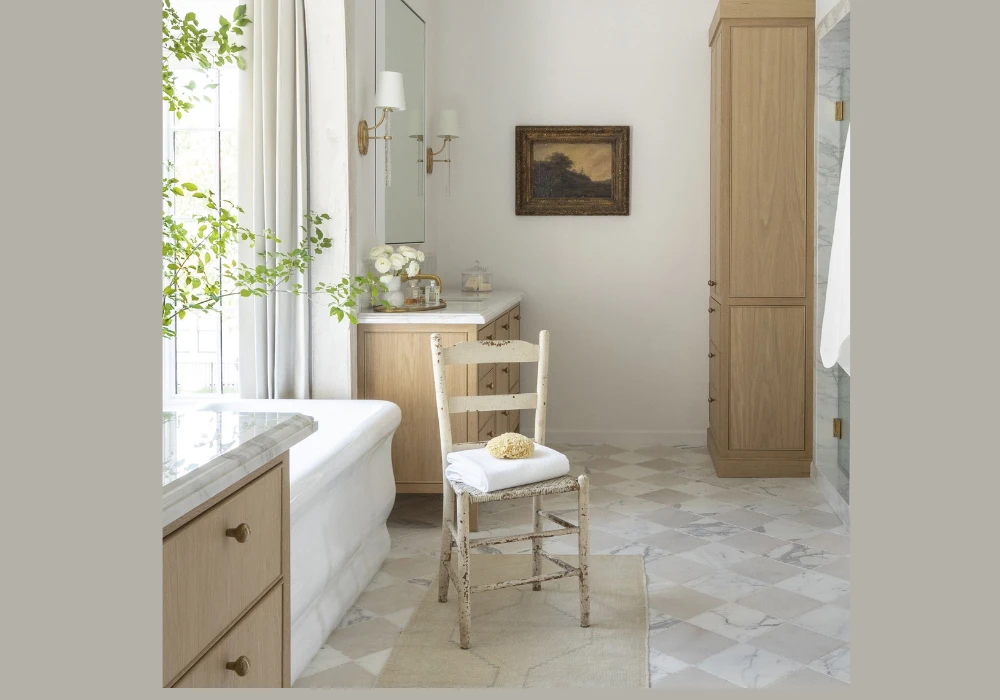 Deep Caramel Beige Bathroom with Warm Lighting
