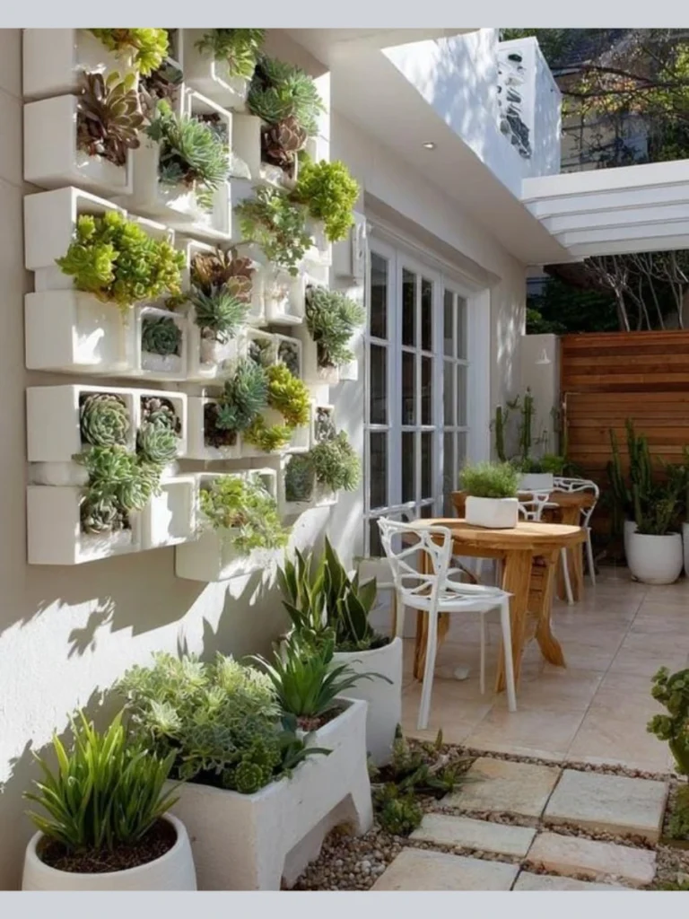 Edible Herb Gardens in Vertical Pockets