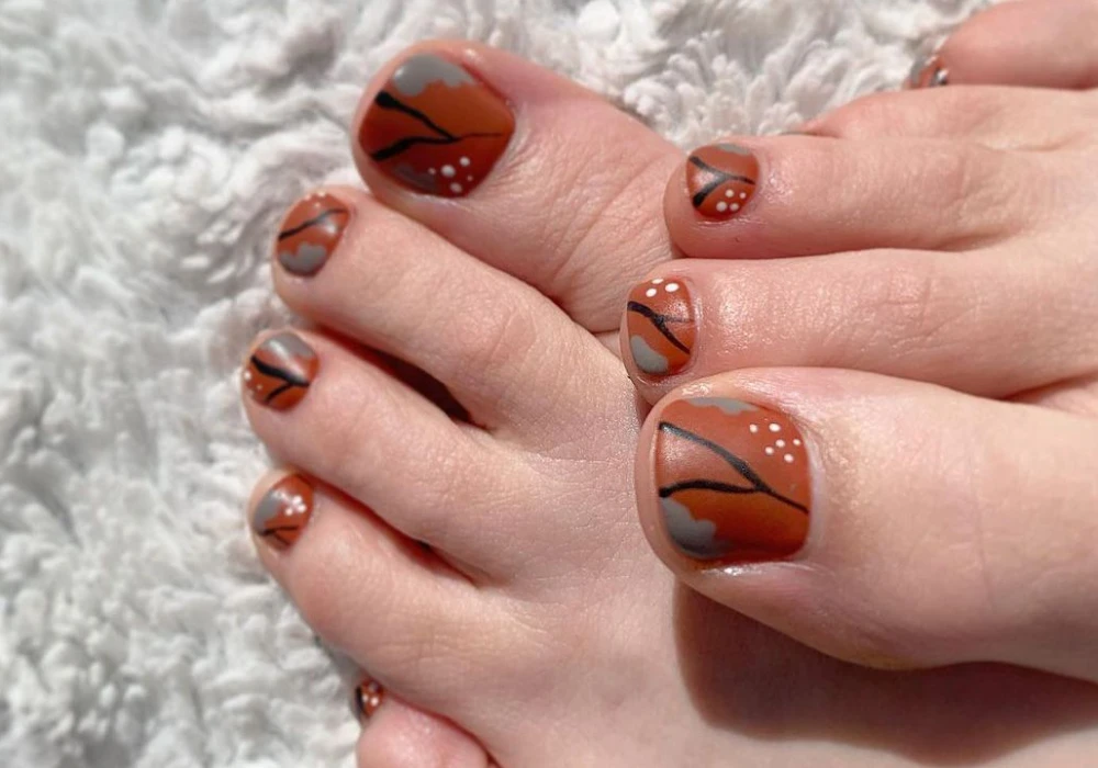 Floral Summer Toe Nail Ideas for Feminine Seasonal Style