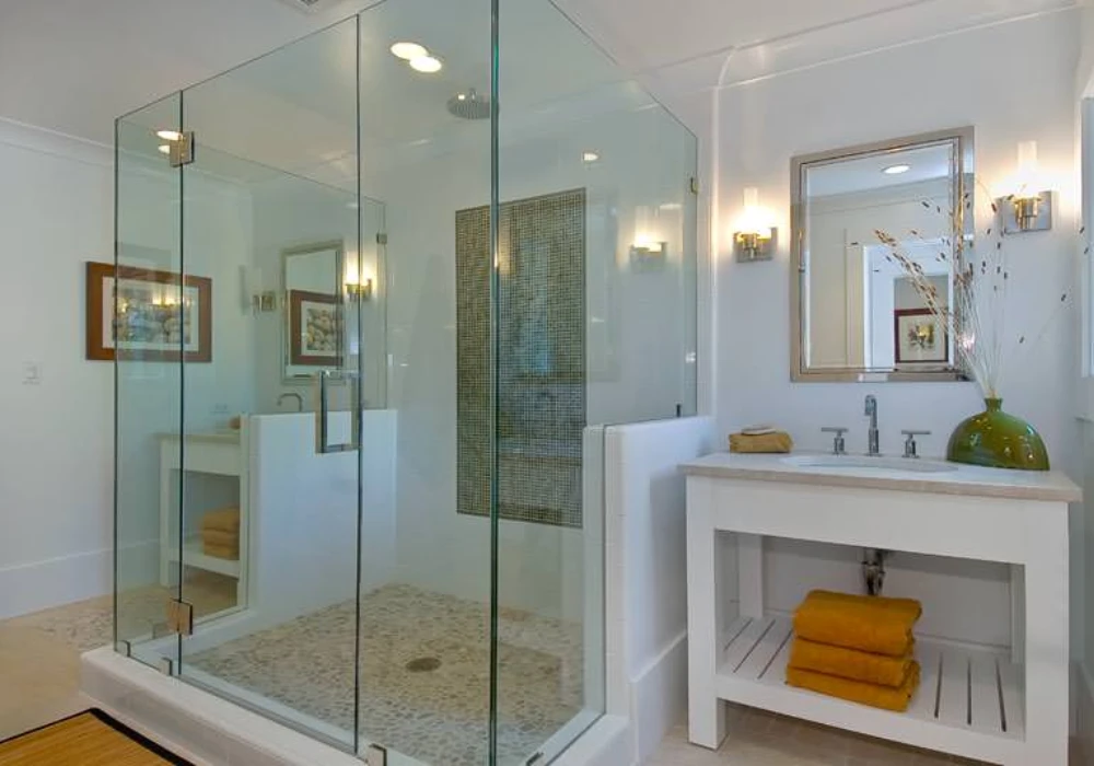Frameless Glass Shower for a Clean Look