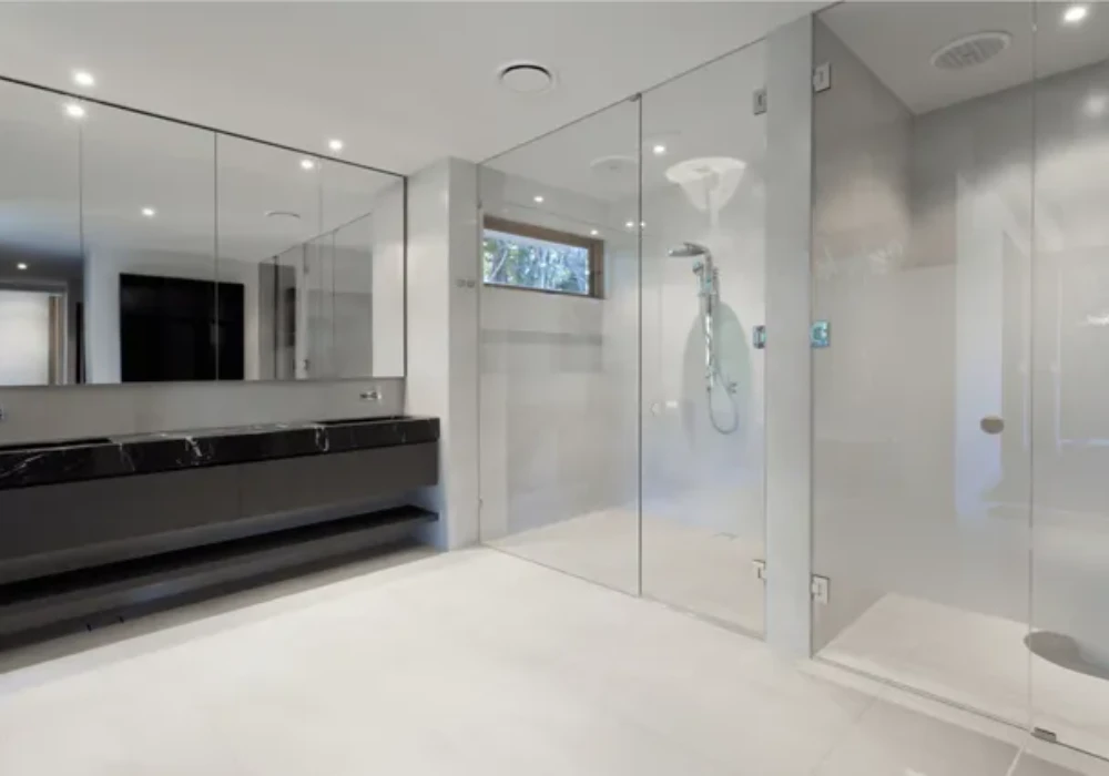 Frameless Glass Shower for a Clean Modern Look