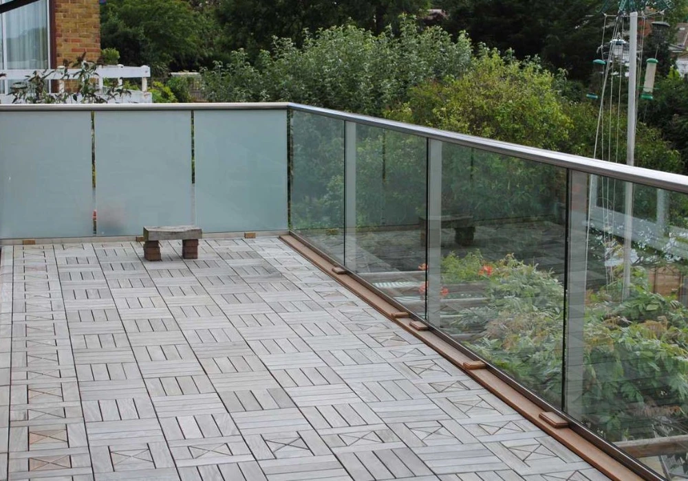 Frosted Glass Balcony Railing Ideas for Privacy and Style