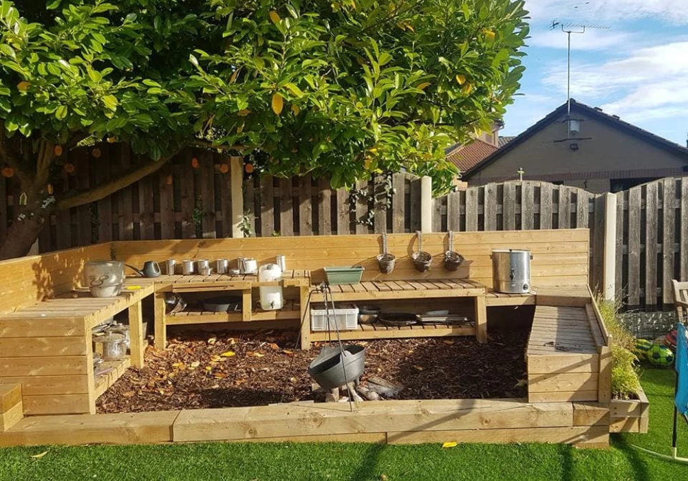 Garden Bed Mud Kitchen for Natural Summer Setup