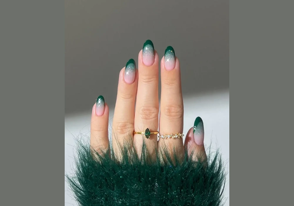 Glitter Gel Nails for Sparkling Summer Glow